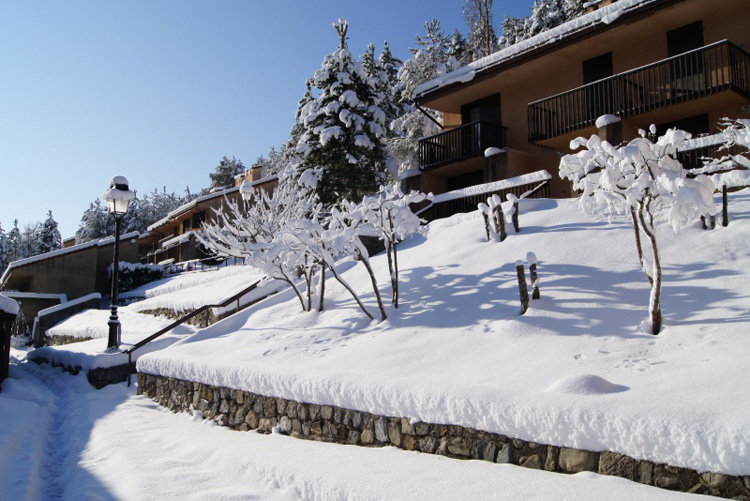 Residence Les Gorges Rouges - Guillaumes - Winter